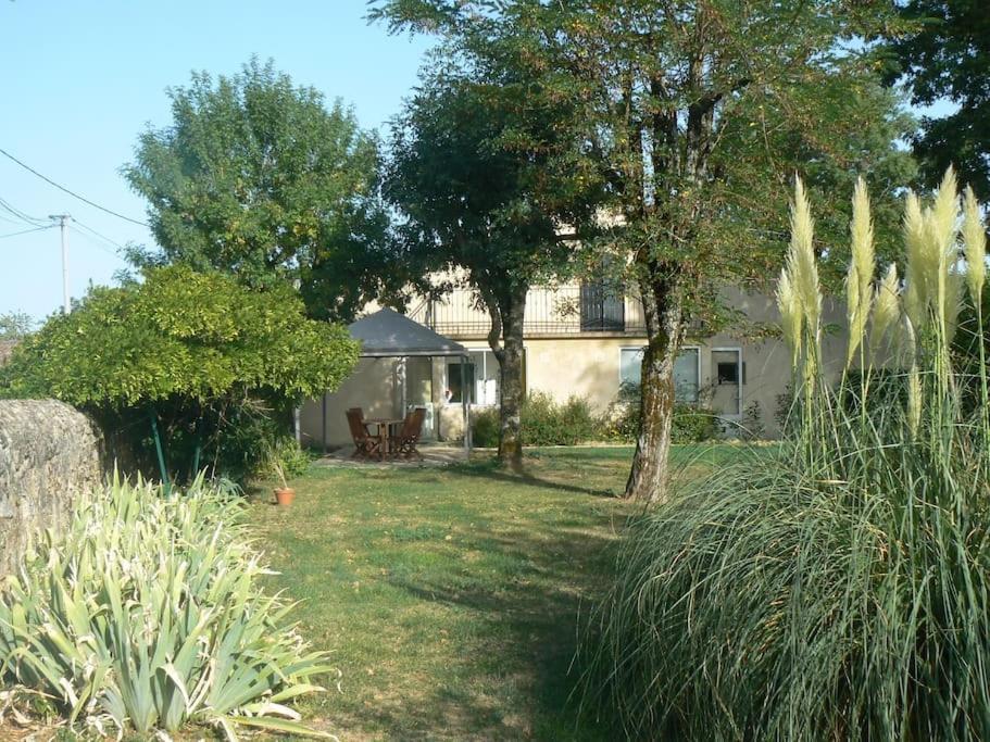 Maison Calme Au Coeur Des Vignes Sainte-Colombe  Buitenkant foto
